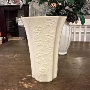 Lenox The‎ Legacy Edition Carrington Collection 8" Vase, Bone China NEW